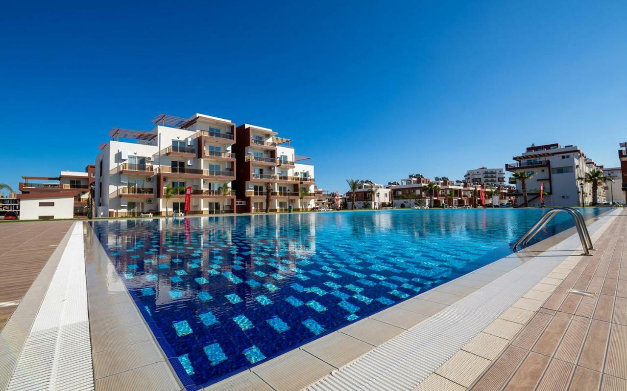 Long Beach Holiday Apartments Trikomo エクステリア 写真